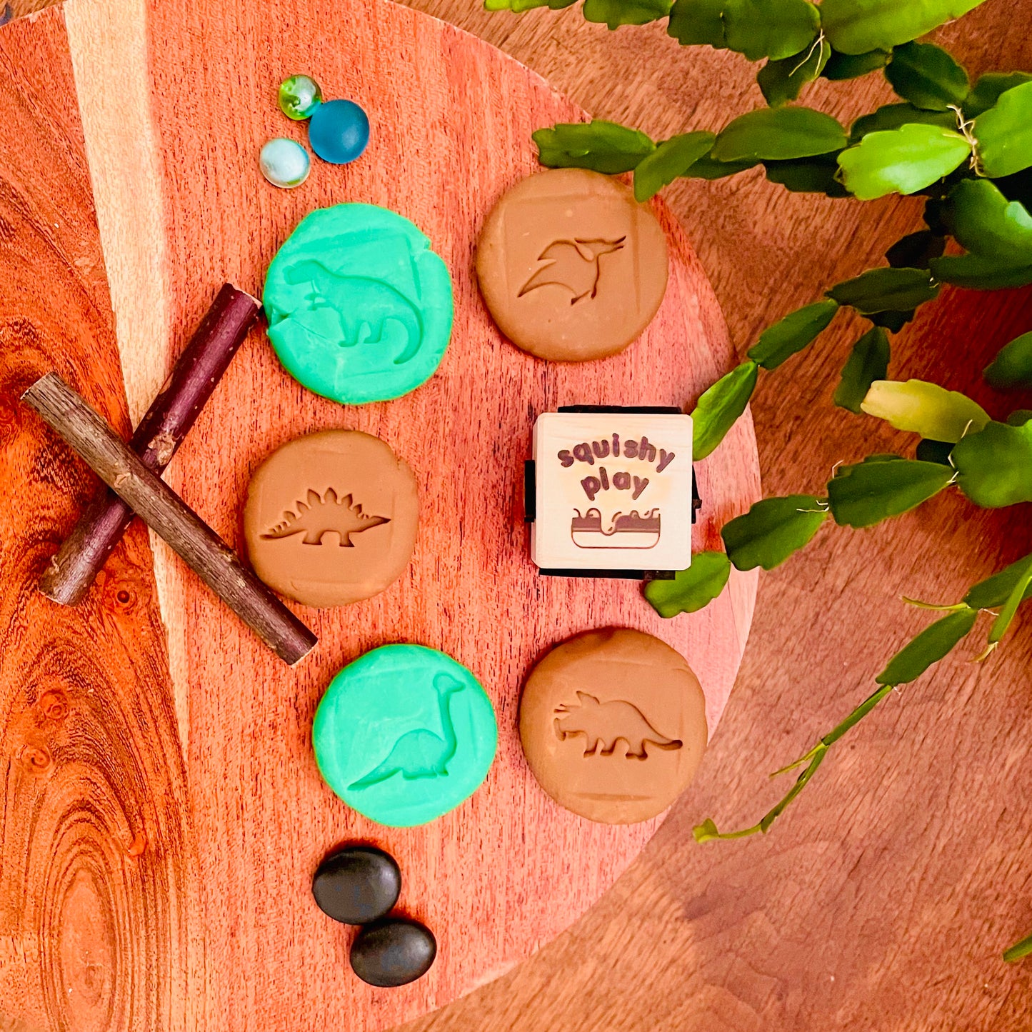 Play Dough Stamp: Dino-mates