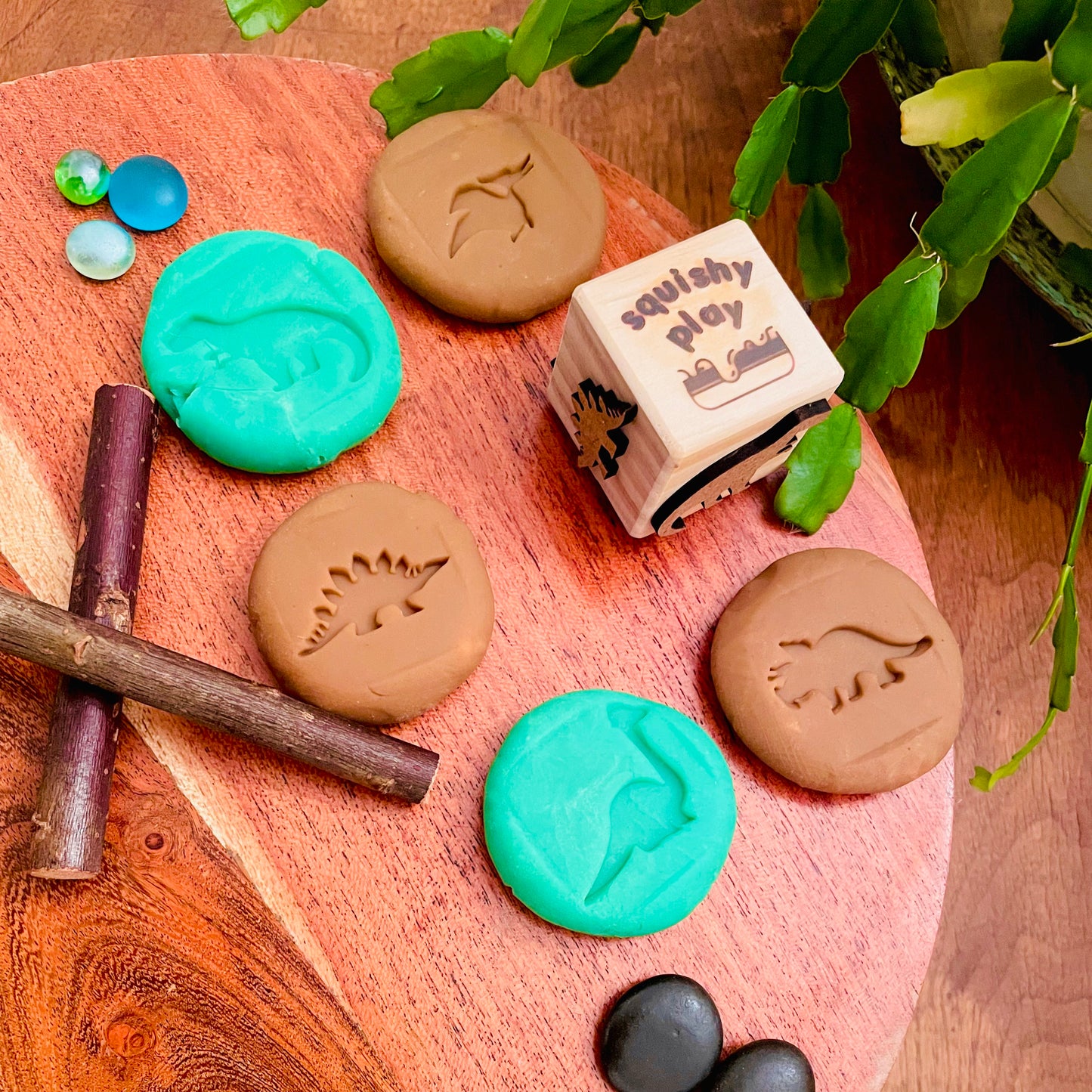 Play Dough Stamp: Dino-mates