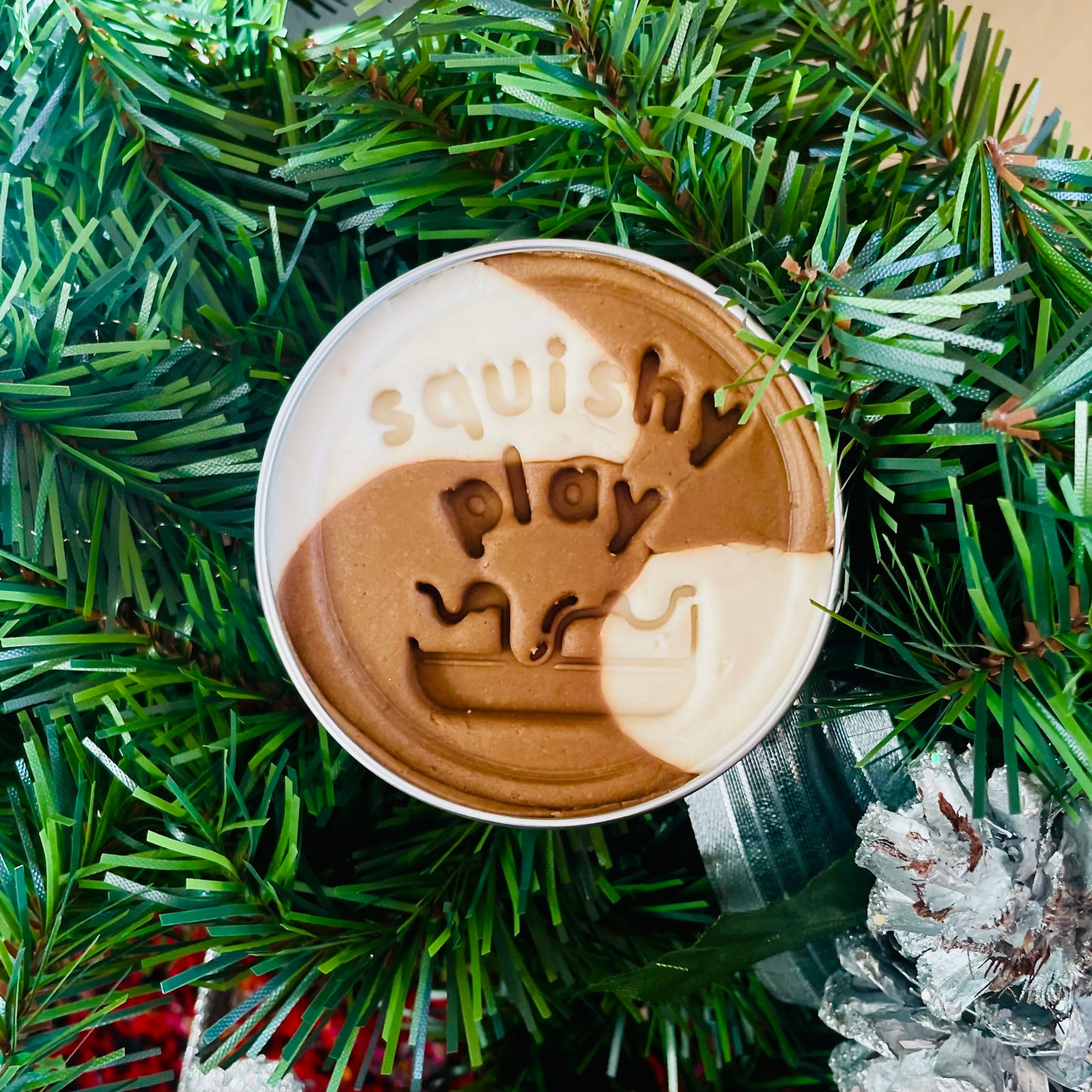 🍪 Gingerbread Friends – Dress-Up Play Dough Kit